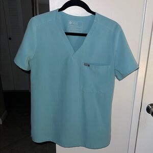 FIGS Scrub Top in Seaglass